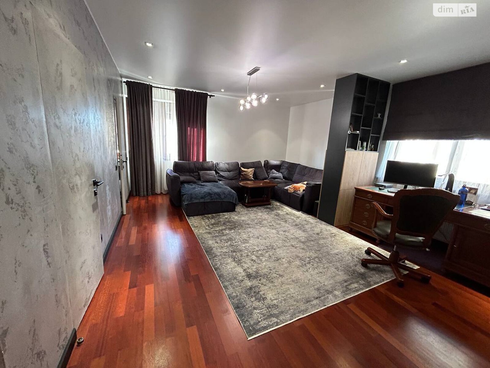 триповерховий будинок з гаражем, 501 кв. м, цегла. Продаж в Івано-Франківську, район Опришівці фото 1 триповерховий будинок з гаражем, 501 кв. м, цегла. Продаж в Івано-Франківську, район Опришівці фото 1