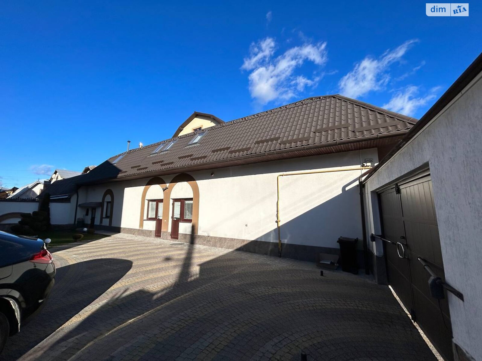 триповерховий будинок з гаражем, 501 кв. м, цегла. Продаж в Івано-Франківську, район Опришівці фото 1 триповерховий будинок з гаражем, 501 кв. м, цегла. Продаж в Івано-Франківську, район Опришівці фото 1