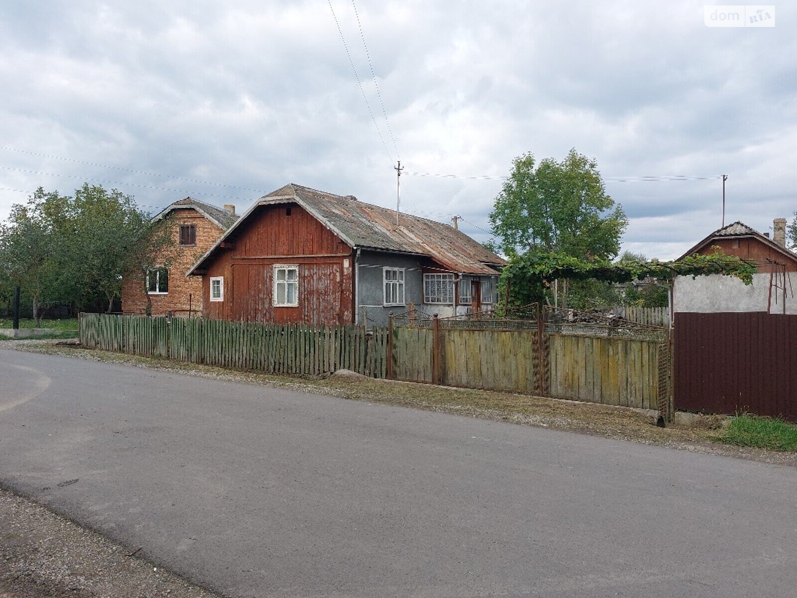 одноэтажный дом с отоплением, 100 кв. м, кирпич. Продажа в Ивано-Франковске фото 1 одноэтажный дом с отоплением, 100 кв. м, кирпич. Продажа в Ивано-Франковске фото 1