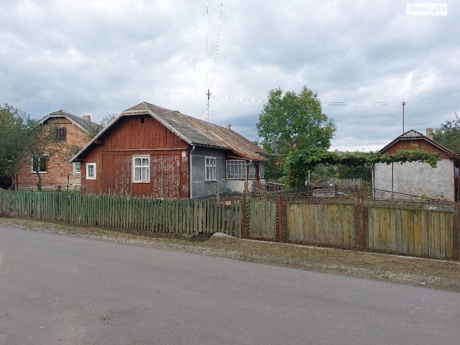 одноэтажный дом с отоплением, 100 кв. м, кирпич. Продажа в Ивано-Франковске фото 1 одноэтажный дом с отоплением, 100 кв. м, кирпич. Продажа в Ивано-Франковске фото 1