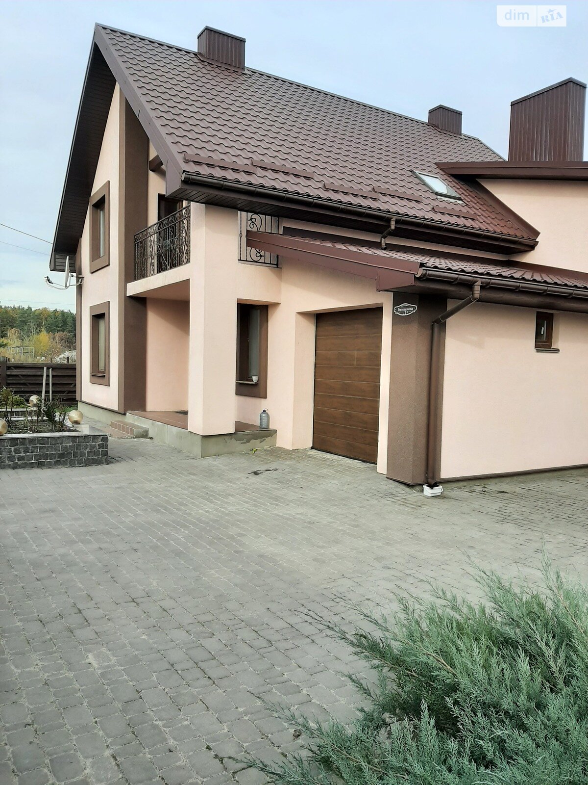 двухэтажный дом с балконом, 180 кв. м, пеноблок. Продажа в Ивановке фото 1
