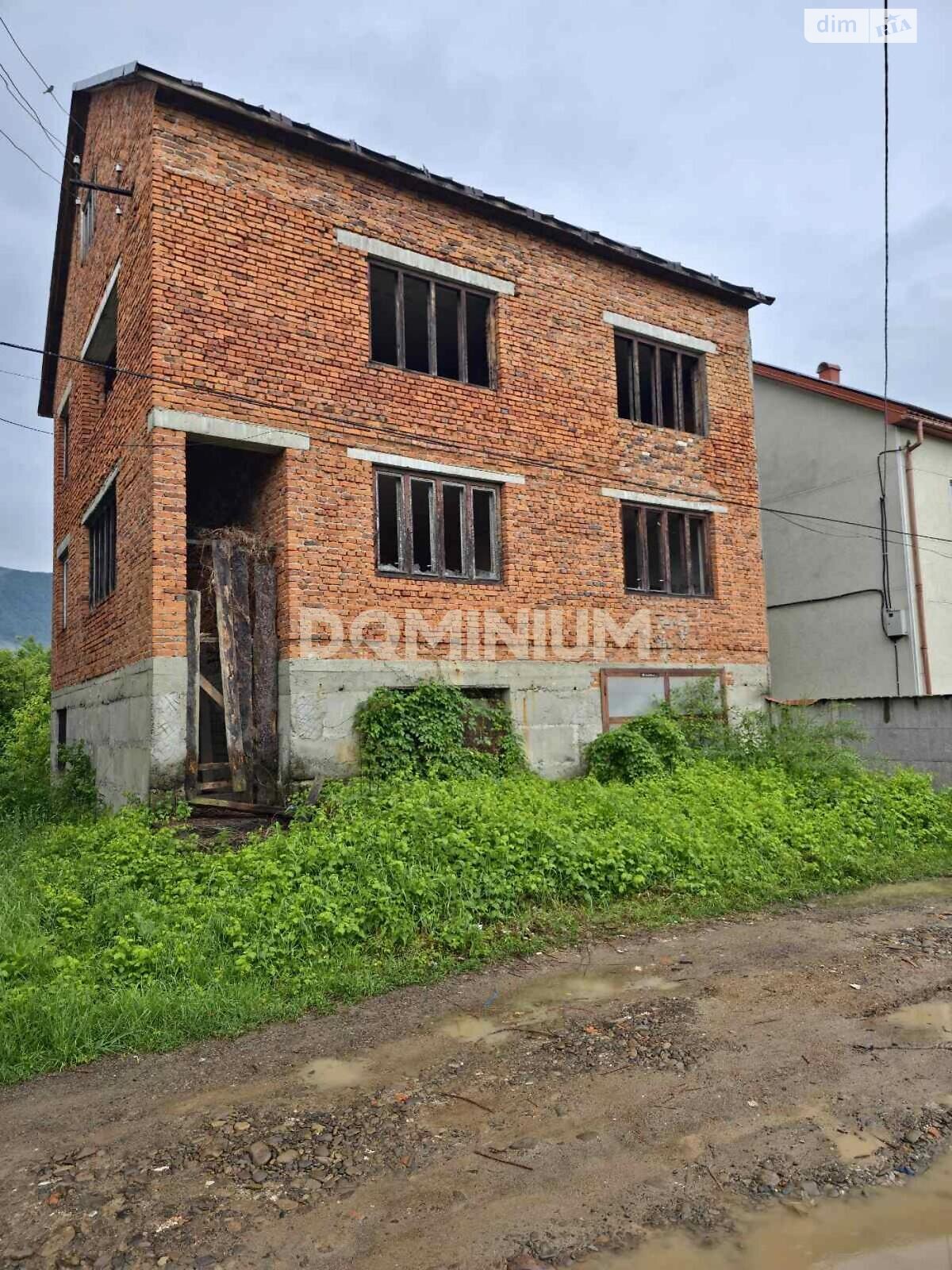 двоповерховий будинок, 220 кв. м, кирпич. Продаж у Ізі фото 1 двоповерховий будинок, 220 кв. м, кирпич. Продаж у Ізі фото 1