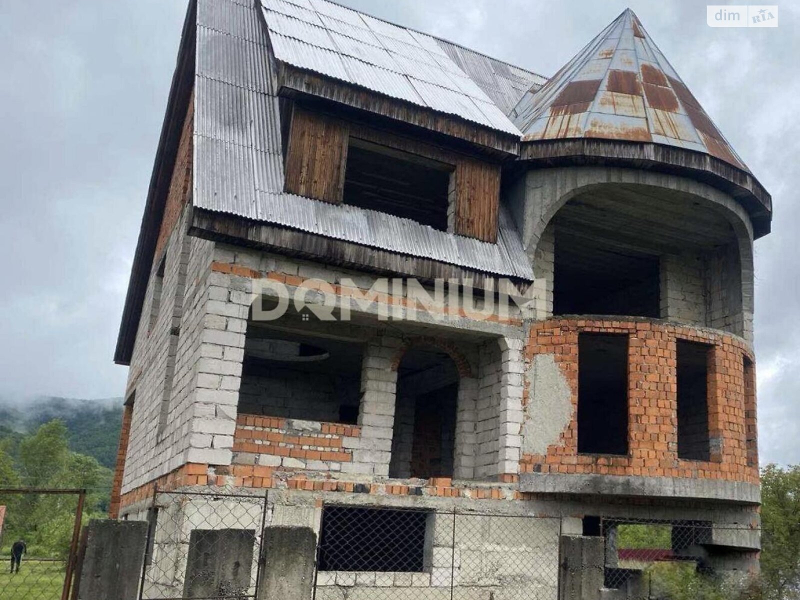 двоповерховий будинок, 200 кв. м, кирпич. Продаж у Ізі фото 1 двоповерховий будинок, 200 кв. м, кирпич. Продаж у Ізі фото 1
