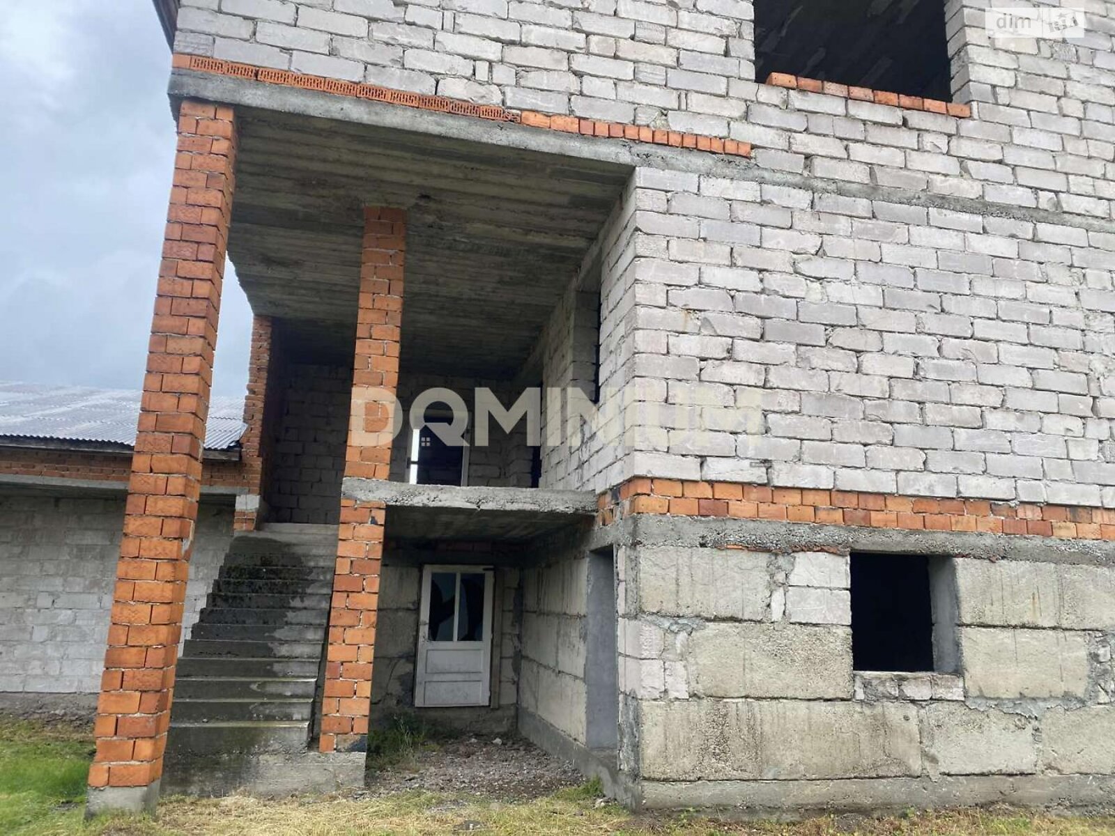 двоповерховий будинок, 200 кв. м, кирпич. Продаж у Ізі фото 1 двоповерховий будинок, 200 кв. м, кирпич. Продаж у Ізі фото 1