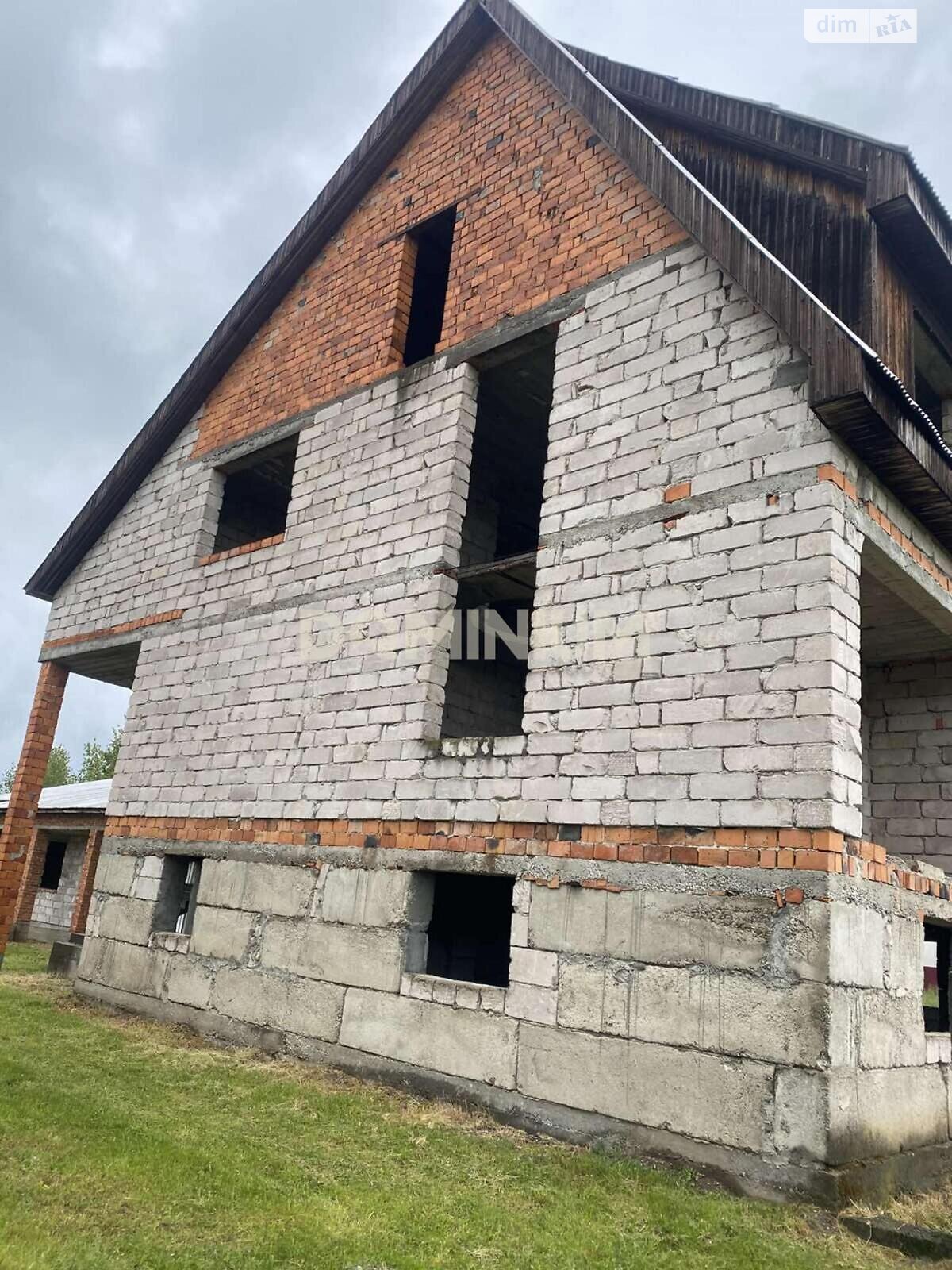 двоповерховий будинок, 200 кв. м, кирпич. Продаж у Ізі фото 1 двоповерховий будинок, 200 кв. м, кирпич. Продаж у Ізі фото 1