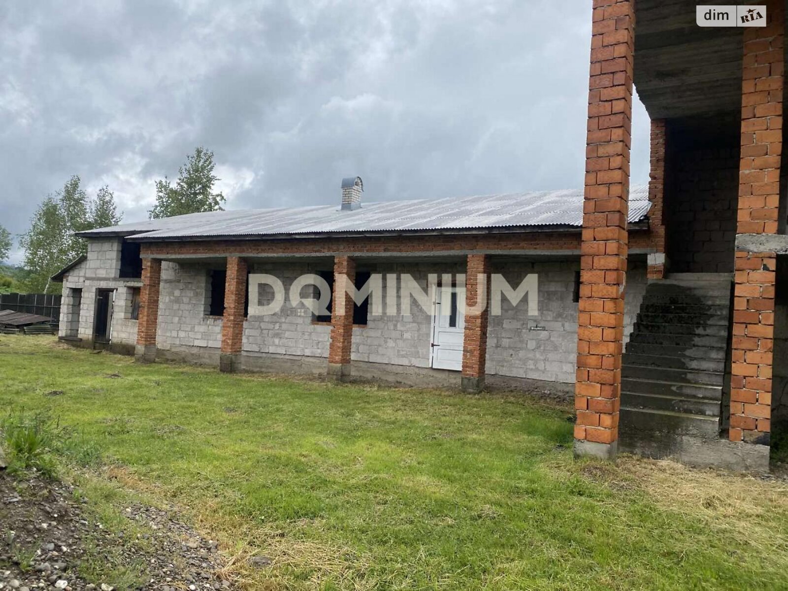 двоповерховий будинок, 200 кв. м, кирпич. Продаж у Ізі фото 1 двоповерховий будинок, 200 кв. м, кирпич. Продаж у Ізі фото 1