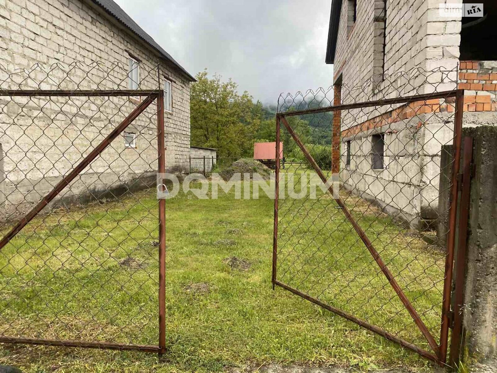 двоповерховий будинок, 200 кв. м, кирпич. Продаж у Ізі фото 1 двоповерховий будинок, 200 кв. м, кирпич. Продаж у Ізі фото 1