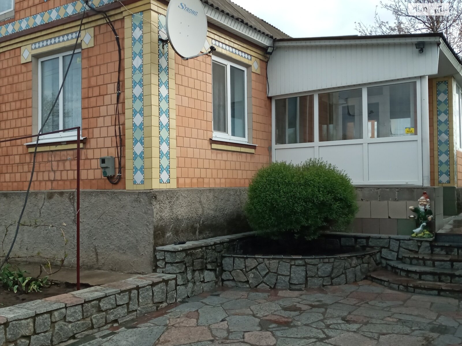 одноэтажный дом с гаражом, 88 кв. м, кирпич. Продажа в Жашкове фото 1 одноэтажный дом с гаражом, 88 кв. м, кирпич. Продажа в Жашкове фото 1