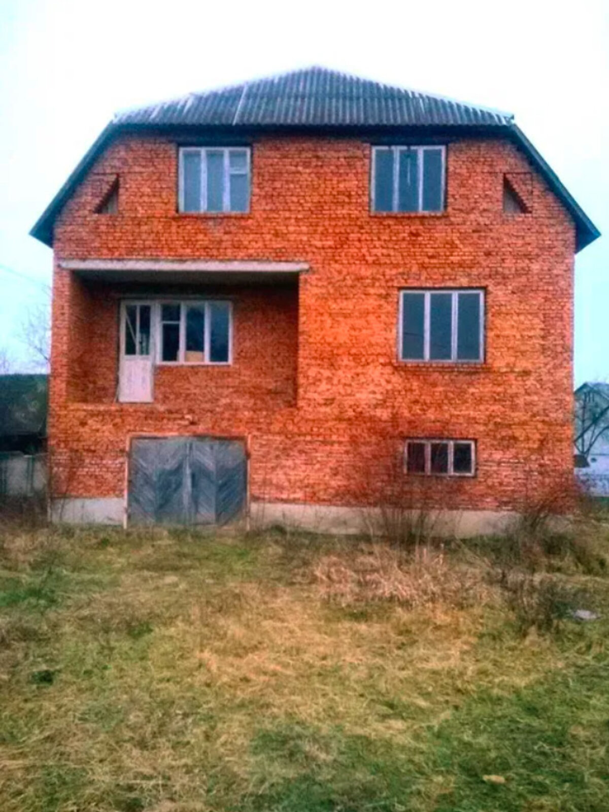 трехэтажный дом, 350 кв. м, кирпич. Продажа в Жидачове район Жидачов фото 1 трехэтажный дом, 350 кв. м, кирпич. Продажа в Жидачове район Жидачов фото 1