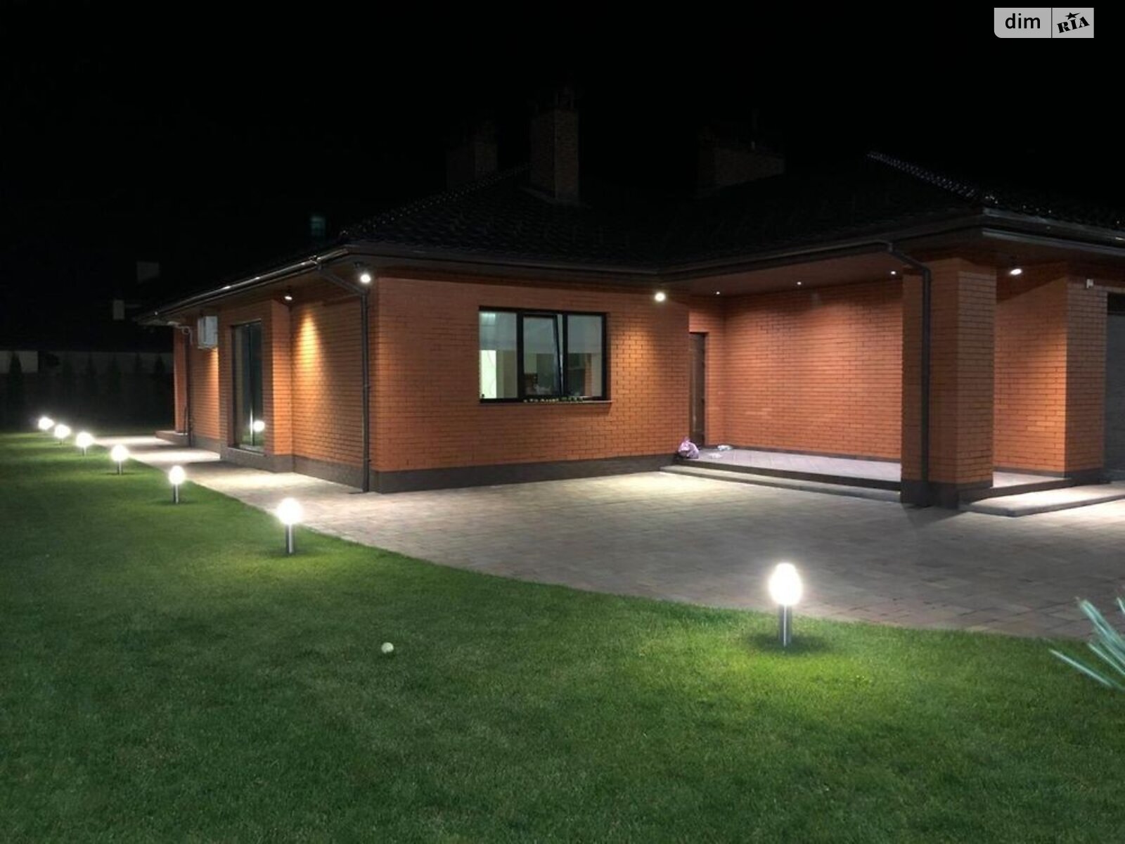 одноповерховий будинок з гаражем, 179.1 кв. м, цегла. Продаж у Житині фото 1 одноповерховий будинок з гаражем, 179.1 кв. м, цегла. Продаж у Житині фото 1