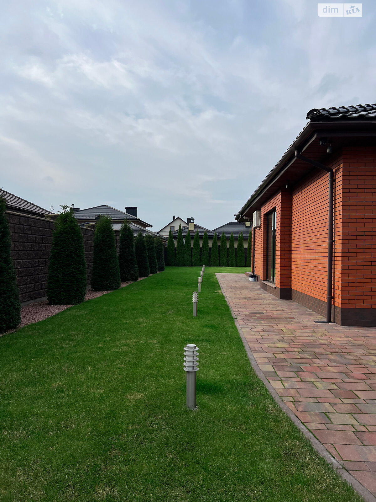 одноповерховий будинок з гаражем, 179.1 кв. м, цегла. Продаж у Житині фото 1 одноповерховий будинок з гаражем, 179.1 кв. м, цегла. Продаж у Житині фото 1