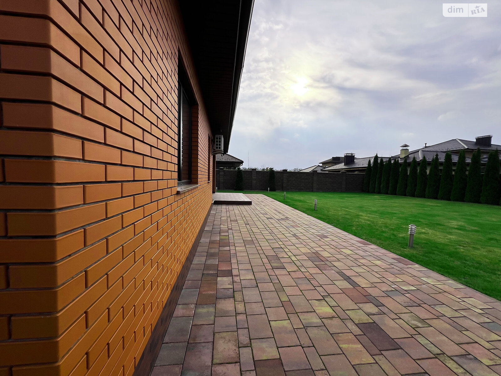 одноповерховий будинок з гаражем, 179.1 кв. м, цегла. Продаж у Житині фото 1 одноповерховий будинок з гаражем, 179.1 кв. м, цегла. Продаж у Житині фото 1