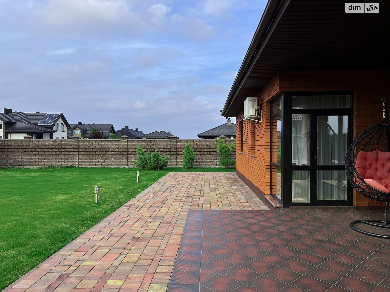 одноповерховий будинок з гаражем, 179.1 кв. м, цегла. Продаж у Житині фото 1 одноповерховий будинок з гаражем, 179.1 кв. м, цегла. Продаж у Житині фото 1