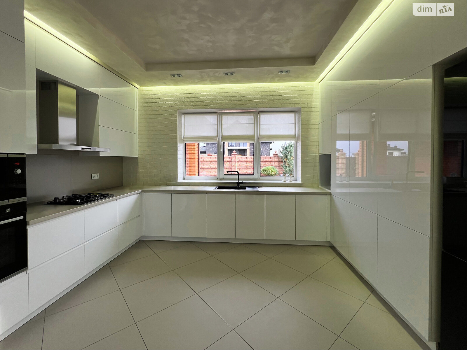 одноповерховий будинок з гаражем, 179.1 кв. м, цегла. Продаж у Житині фото 1 одноповерховий будинок з гаражем, 179.1 кв. м, цегла. Продаж у Житині фото 1