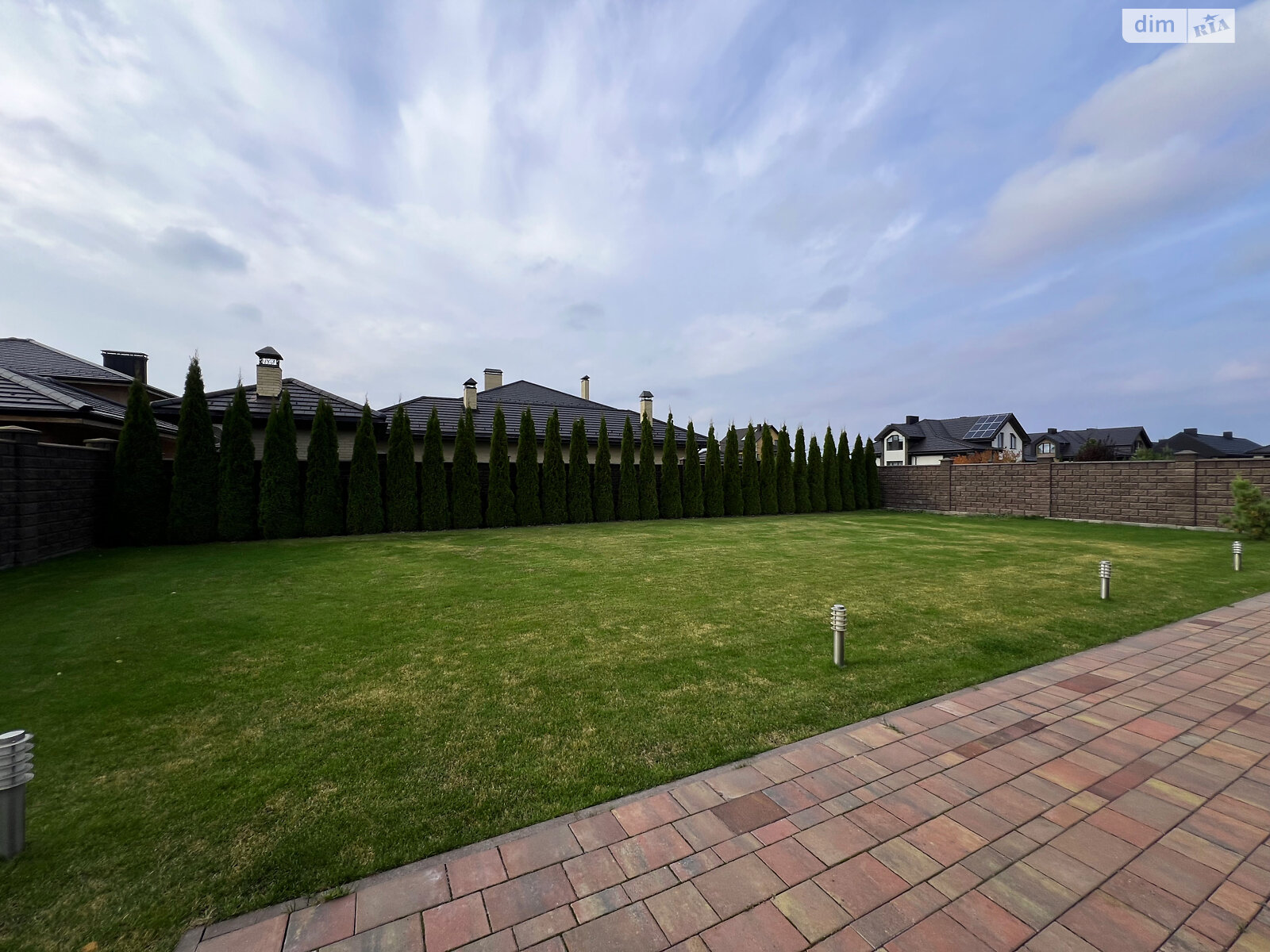 одноповерховий будинок з гаражем, 179.1 кв. м, цегла. Продаж у Житині фото 1 одноповерховий будинок з гаражем, 179.1 кв. м, цегла. Продаж у Житині фото 1