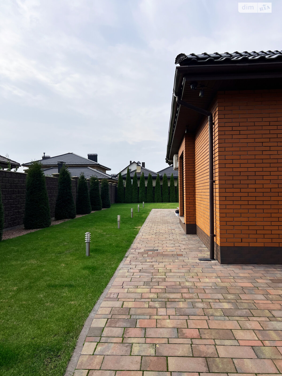 одноповерховий будинок з гаражем, 179.1 кв. м, цегла. Продаж у Житині фото 1 одноповерховий будинок з гаражем, 179.1 кв. м, цегла. Продаж у Житині фото 1