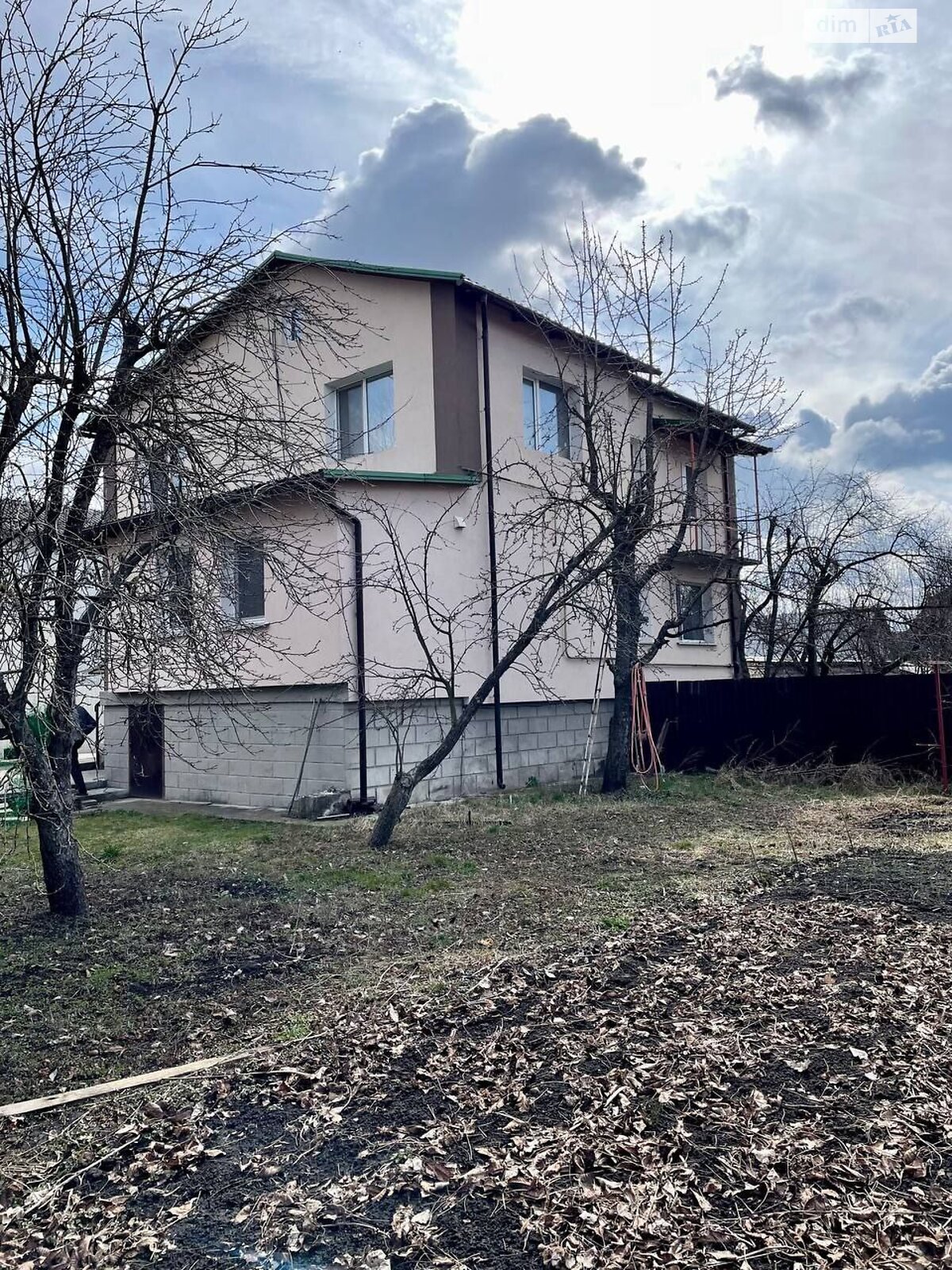 двухэтажный дом с гаражом, 237 кв. м, кирпич. Продажа в Глубочице фото 1