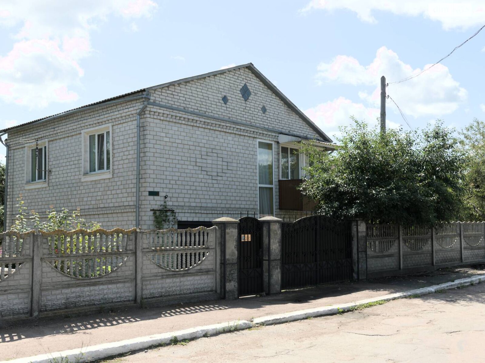 двухэтажный дом с балконом, 154 кв. м, кирпич. Продажа в Житомире район Бумажная фабрика фото 1
