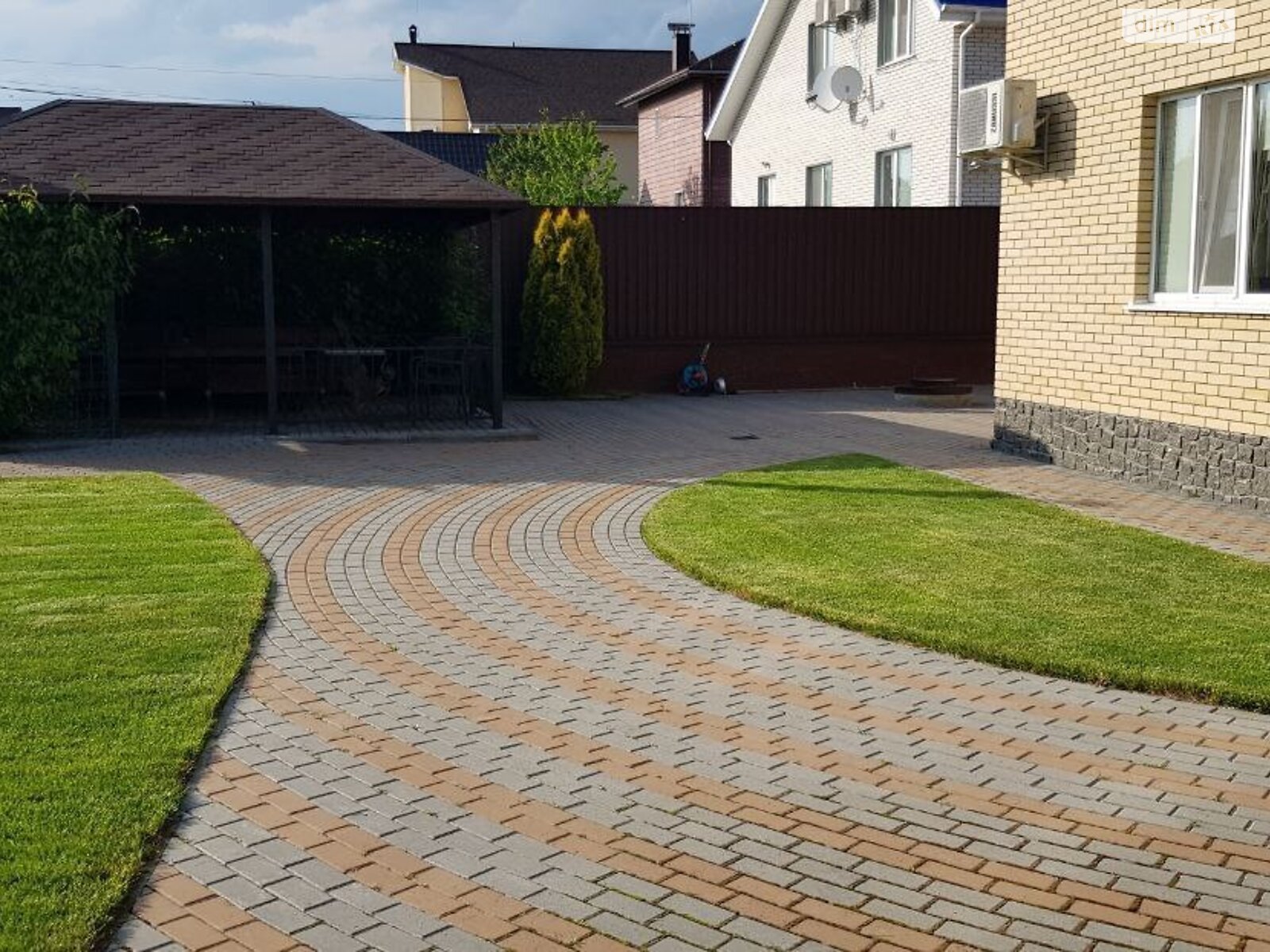 двухэтажный дом беседка, 172.4 кв. м, кирпич. Продажа в Житомире район Корбутовка фото 1