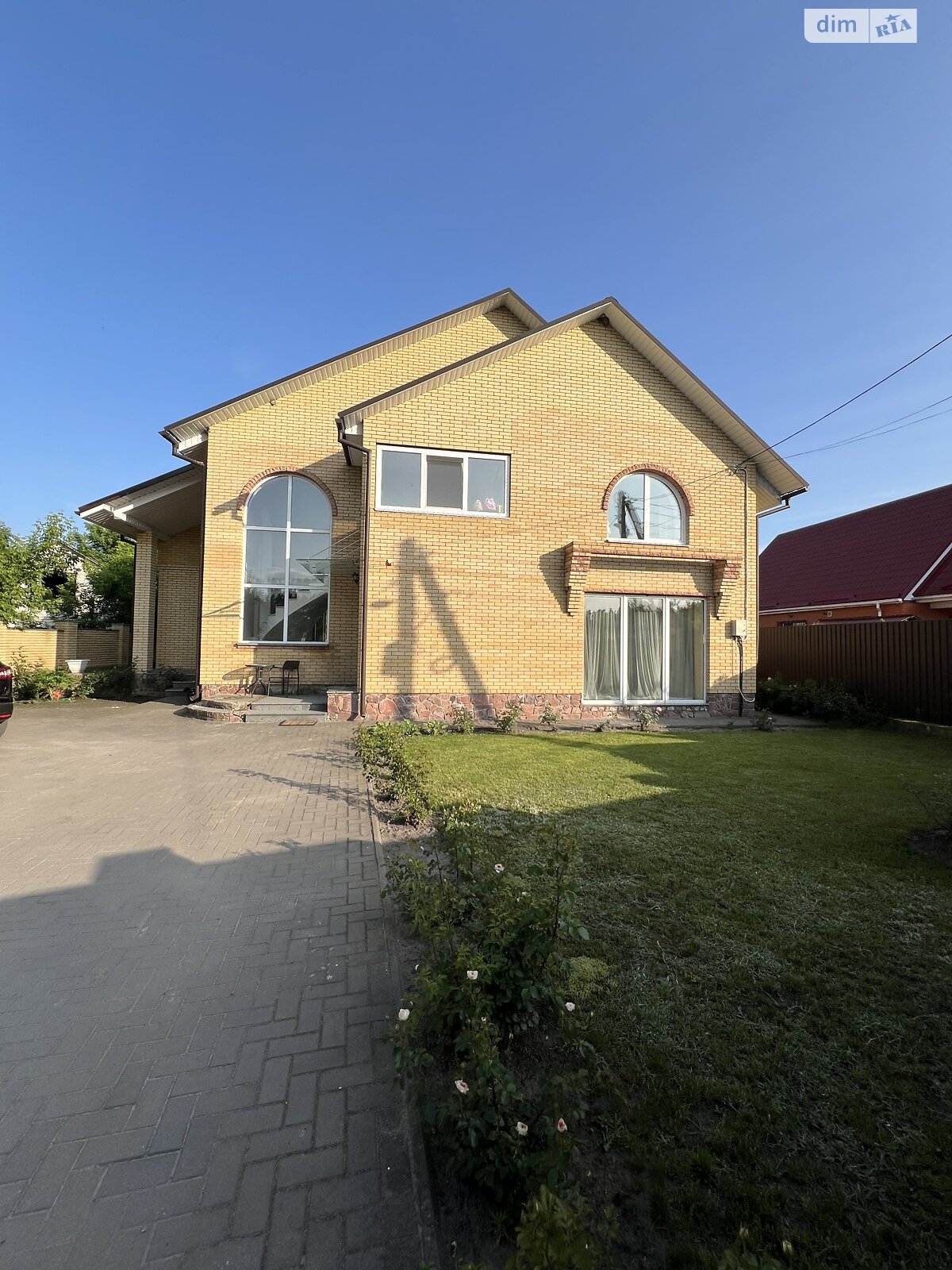 двухэтажный дом с балконом, 260.9 кв. м, кирпич. Продажа в Тетеревке фото 1