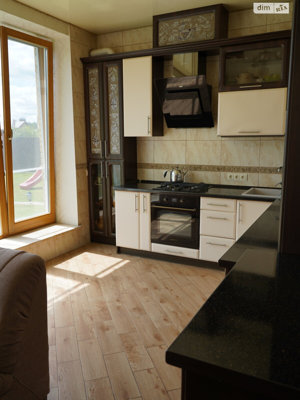 двухэтажный дом с балконом, 260.9 кв. м, кирпич. Продажа в Тетеревке фото 1