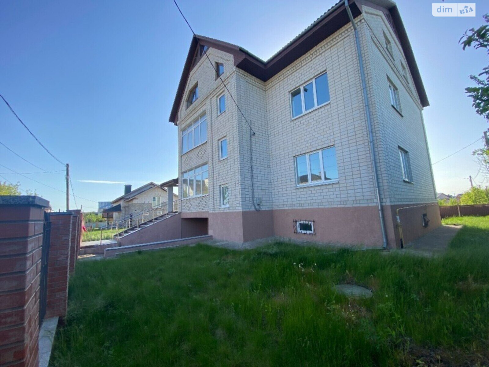 трехэтажный дом с верандой, 480 кв. м, кирпич. Продажа в Житомире фото 1 трехэтажный дом с верандой, 480 кв. м, кирпич. Продажа в Житомире фото 1