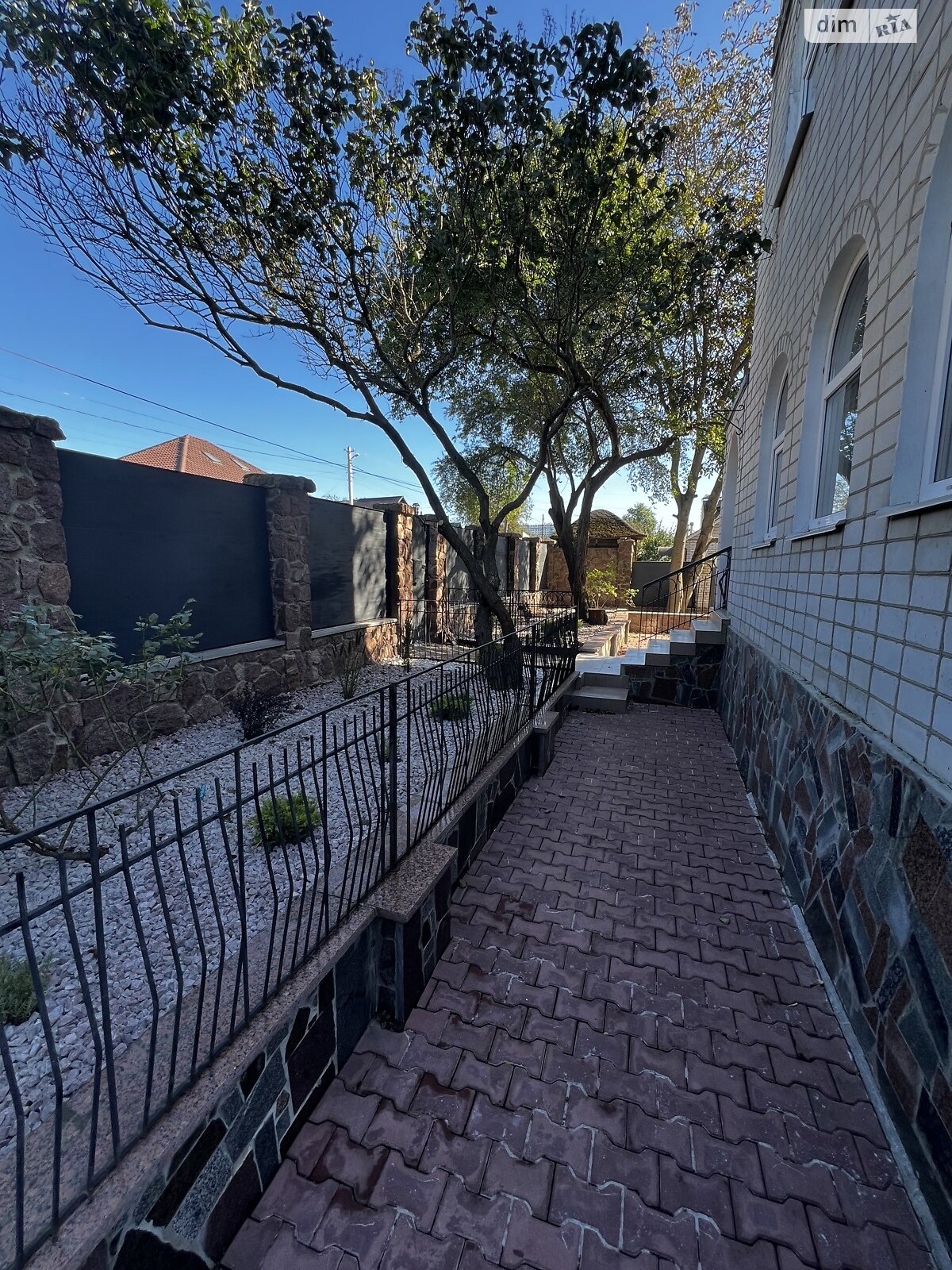 двухэтажный дом с гаражом, 286 кв. м, кирпич. Продажа в Житомире район Рудня фото 1