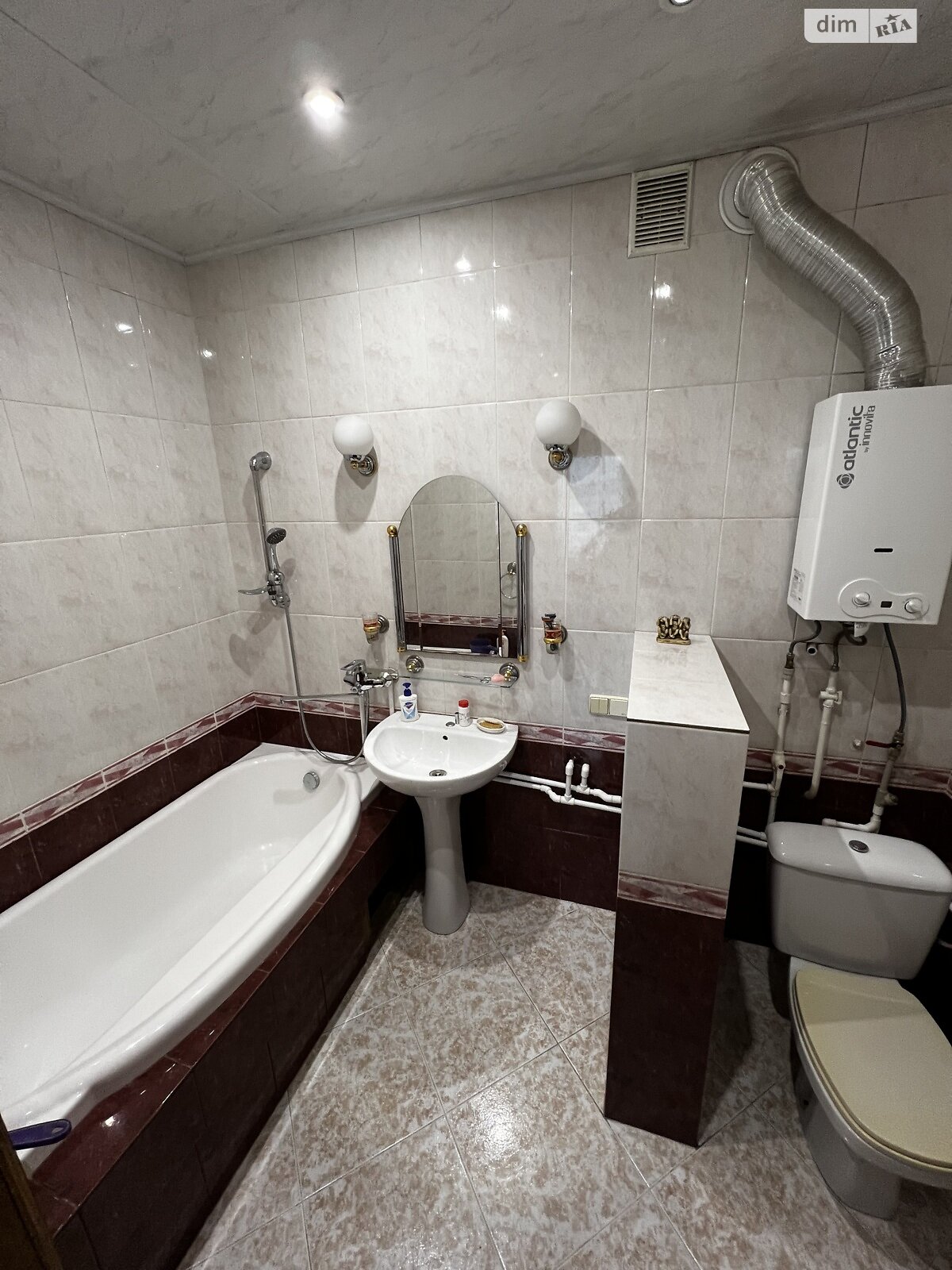 двухэтажный дом с гаражом, 286 кв. м, кирпич. Продажа в Житомире район Рудня фото 1