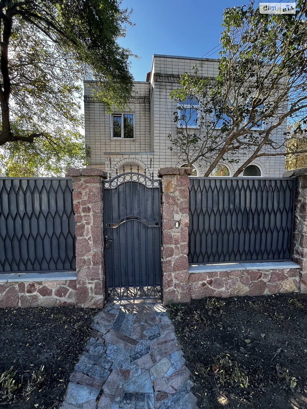 двухэтажный дом с гаражом, 286 кв. м, кирпич. Продажа в Житомире район Рудня фото 1