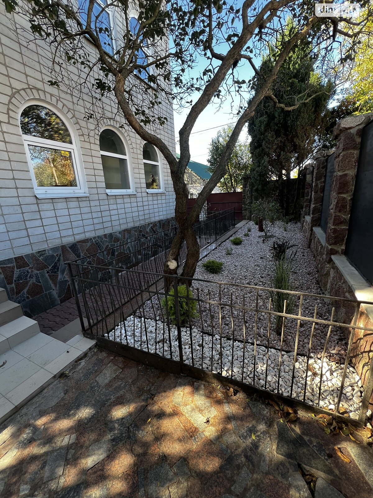 двухэтажный дом с гаражом, 286 кв. м, кирпич. Продажа в Житомире район Рудня фото 1