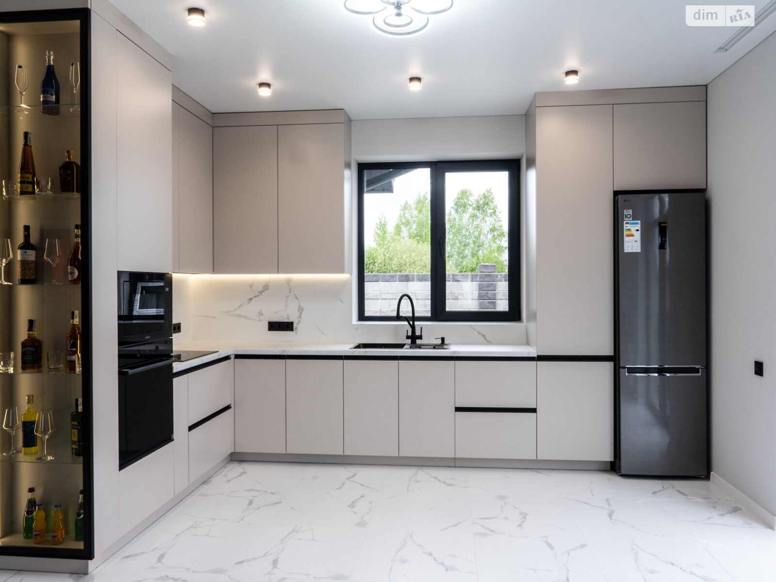 одноэтажный дом с мебелью, 93 кв. м, газобетон. Продажа в Житомире район Центр фото 1 одноэтажный дом с мебелью, 93 кв. м, газобетон. Продажа в Житомире район Центр фото 1