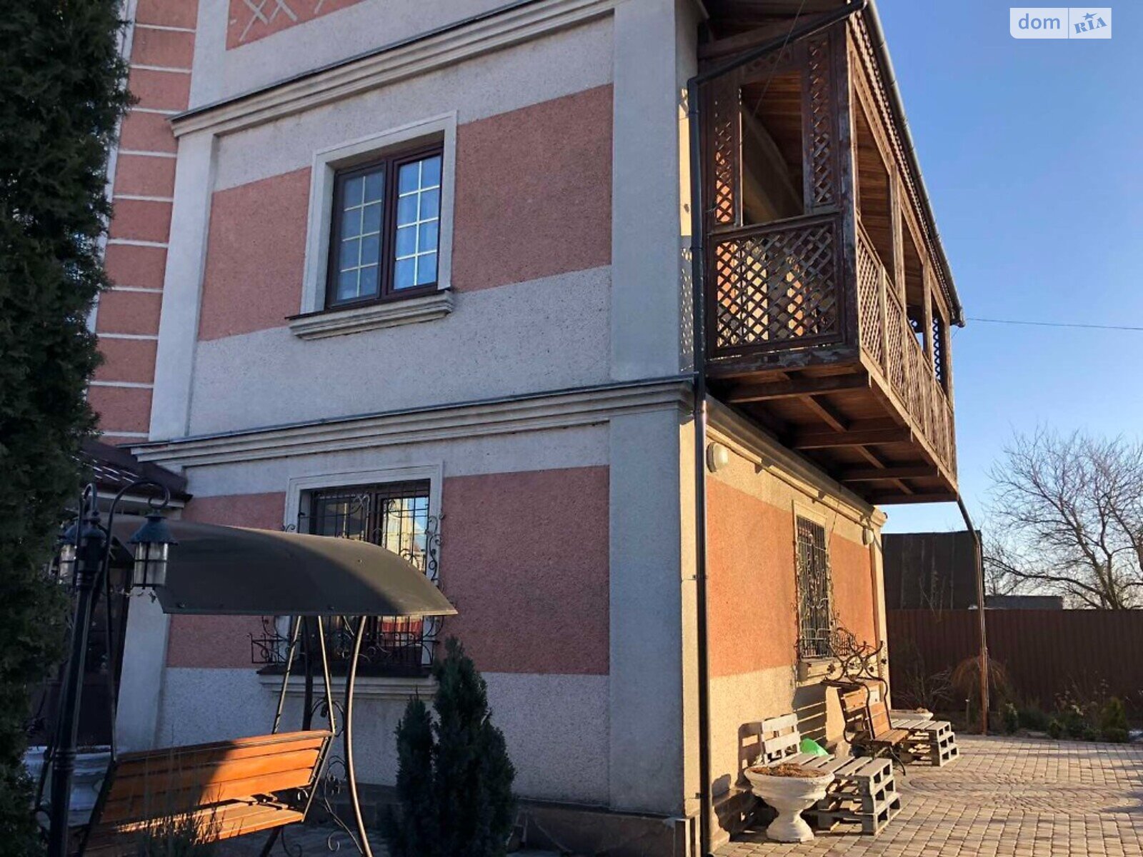 трехэтажный дом, 294 кв. м, кирпич. Продажа в Житомире район Центр фото 1 трехэтажный дом, 294 кв. м, кирпич. Продажа в Житомире район Центр фото 1