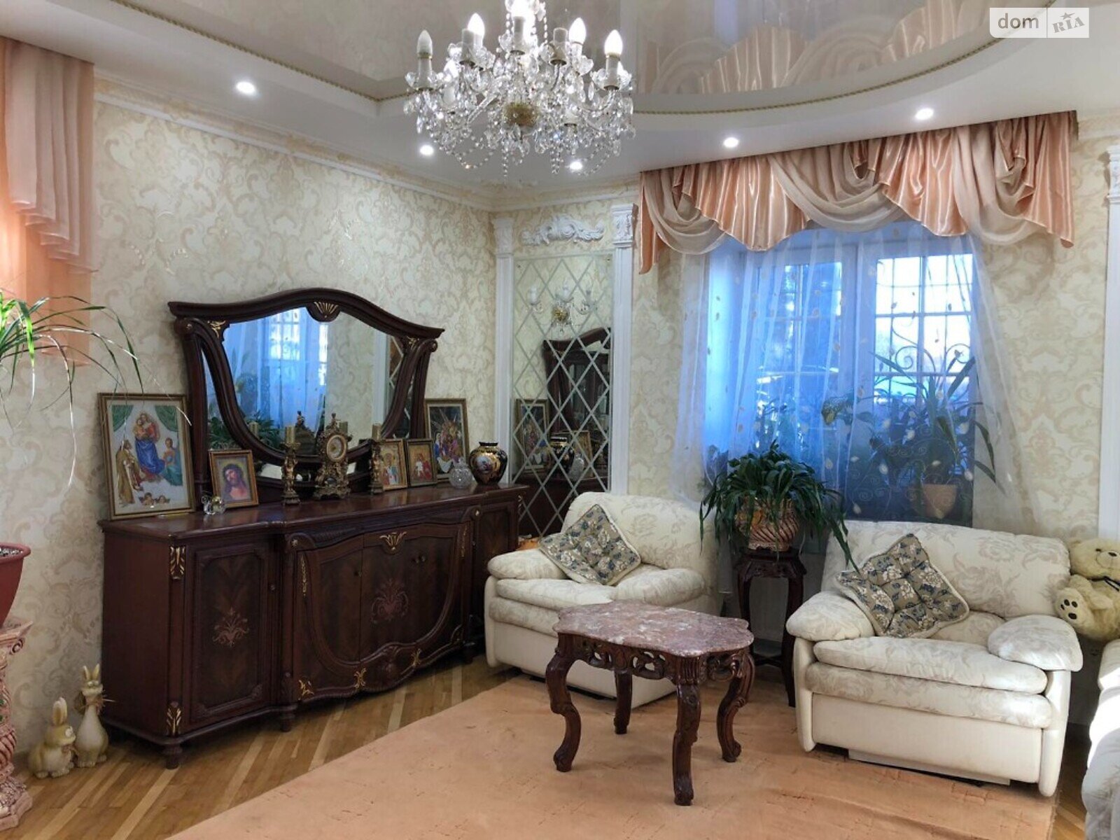 трехэтажный дом, 294 кв. м, кирпич. Продажа в Житомире район Центр фото 1 трехэтажный дом, 294 кв. м, кирпич. Продажа в Житомире район Центр фото 1