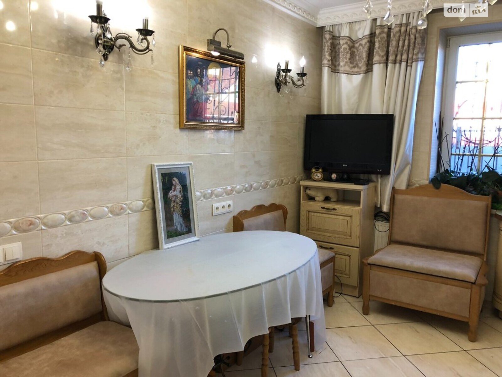 трехэтажный дом, 294 кв. м, кирпич. Продажа в Житомире район Центр фото 1 трехэтажный дом, 294 кв. м, кирпич. Продажа в Житомире район Центр фото 1