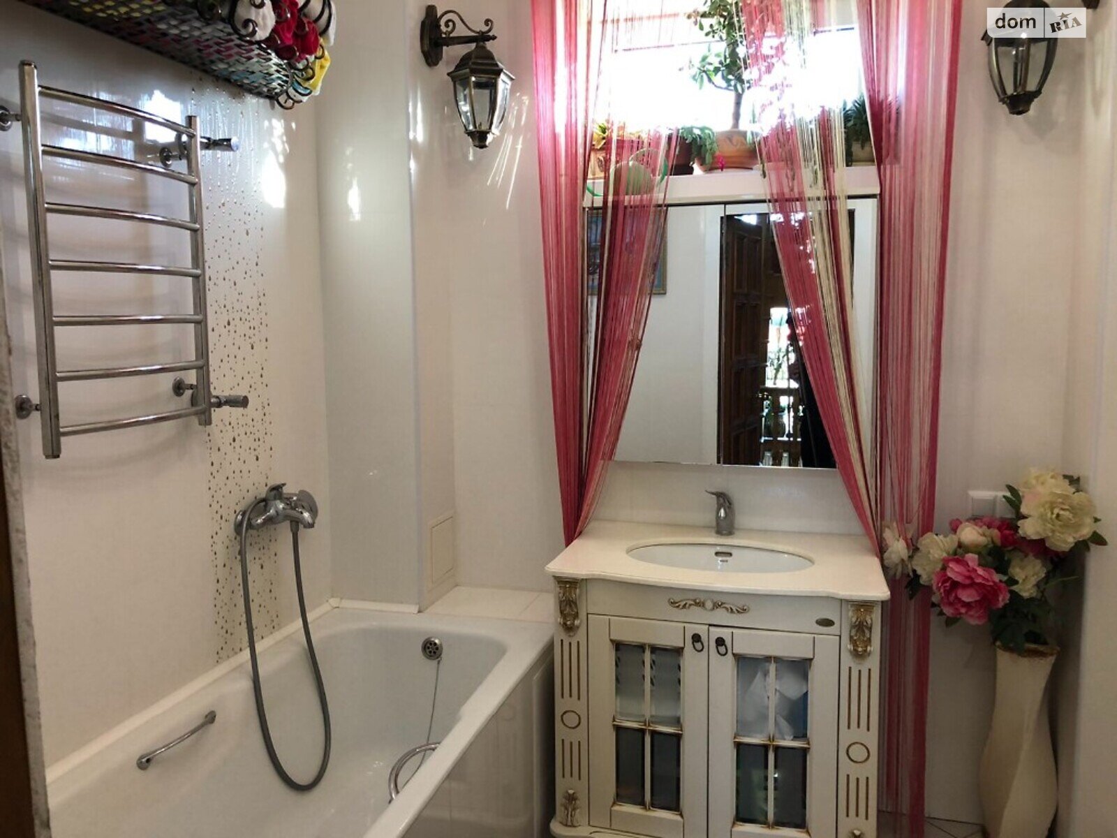 трехэтажный дом, 294 кв. м, кирпич. Продажа в Житомире район Центр фото 1 трехэтажный дом, 294 кв. м, кирпич. Продажа в Житомире район Центр фото 1