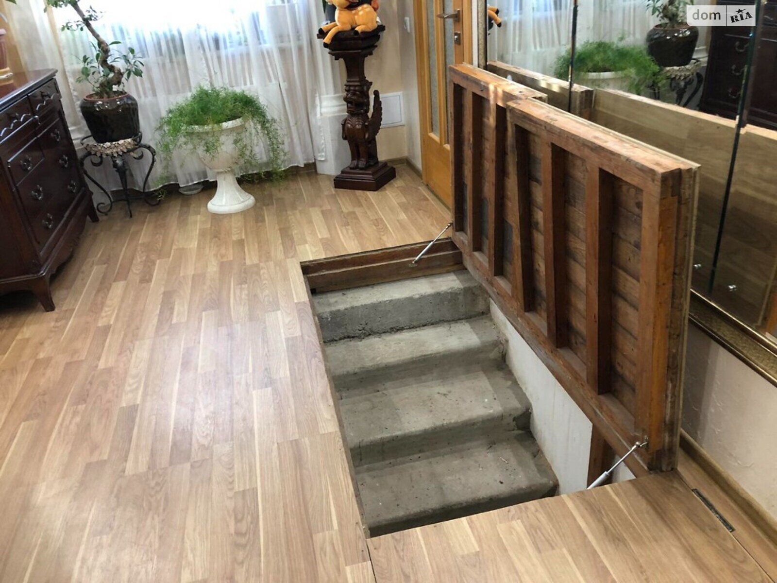 трехэтажный дом, 294 кв. м, кирпич. Продажа в Житомире район Центр фото 1 трехэтажный дом, 294 кв. м, кирпич. Продажа в Житомире район Центр фото 1