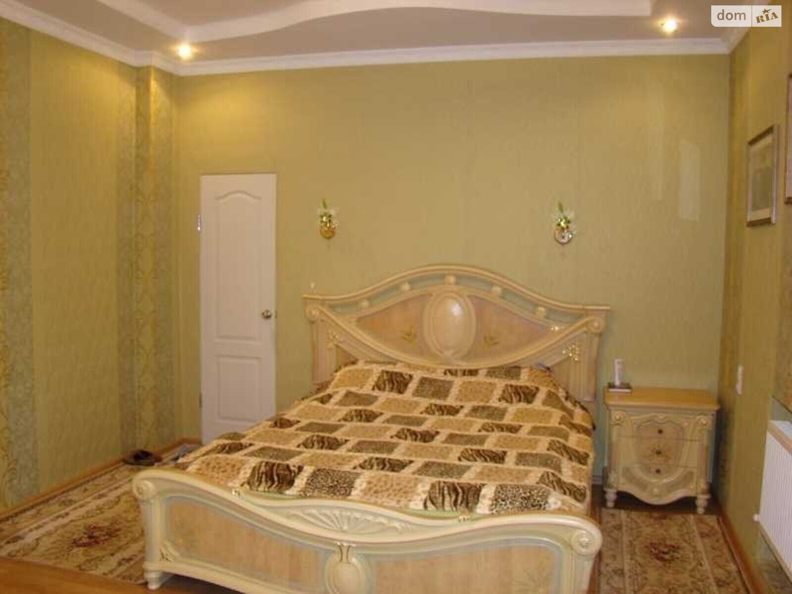 двухэтажный дом с балконом, 328 кв. м, пеноблок. Продажа в Заречанах фото 1