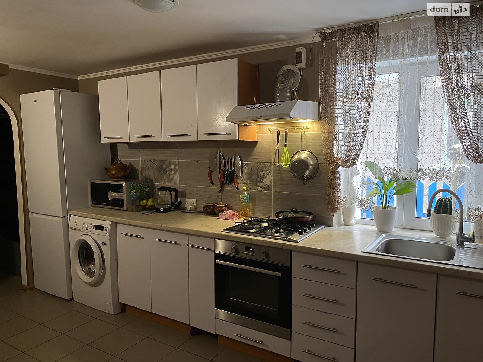 одноэтажный дом с верандой, 48 кв. м, дерево и кирпич. Продажа в Житомире фото 1 одноэтажный дом с верандой, 48 кв. м, дерево и кирпич. Продажа в Житомире фото 1