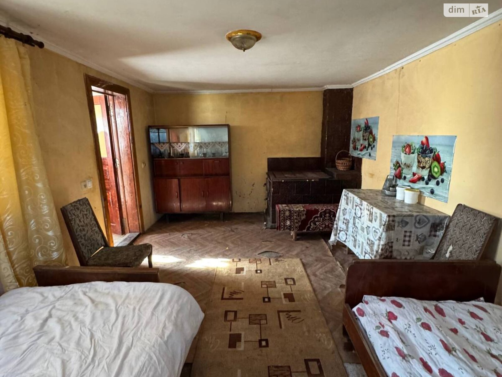 одноэтажный дом с гаражом, 70 кв. м, кирпич. Продажа в Живачове фото 1