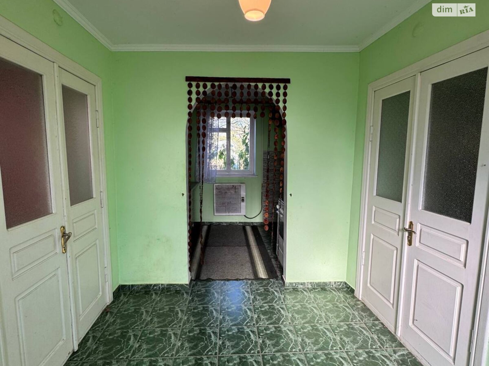 одноэтажный дом с гаражом, 70 кв. м, кирпич. Продажа в Живачове фото 1