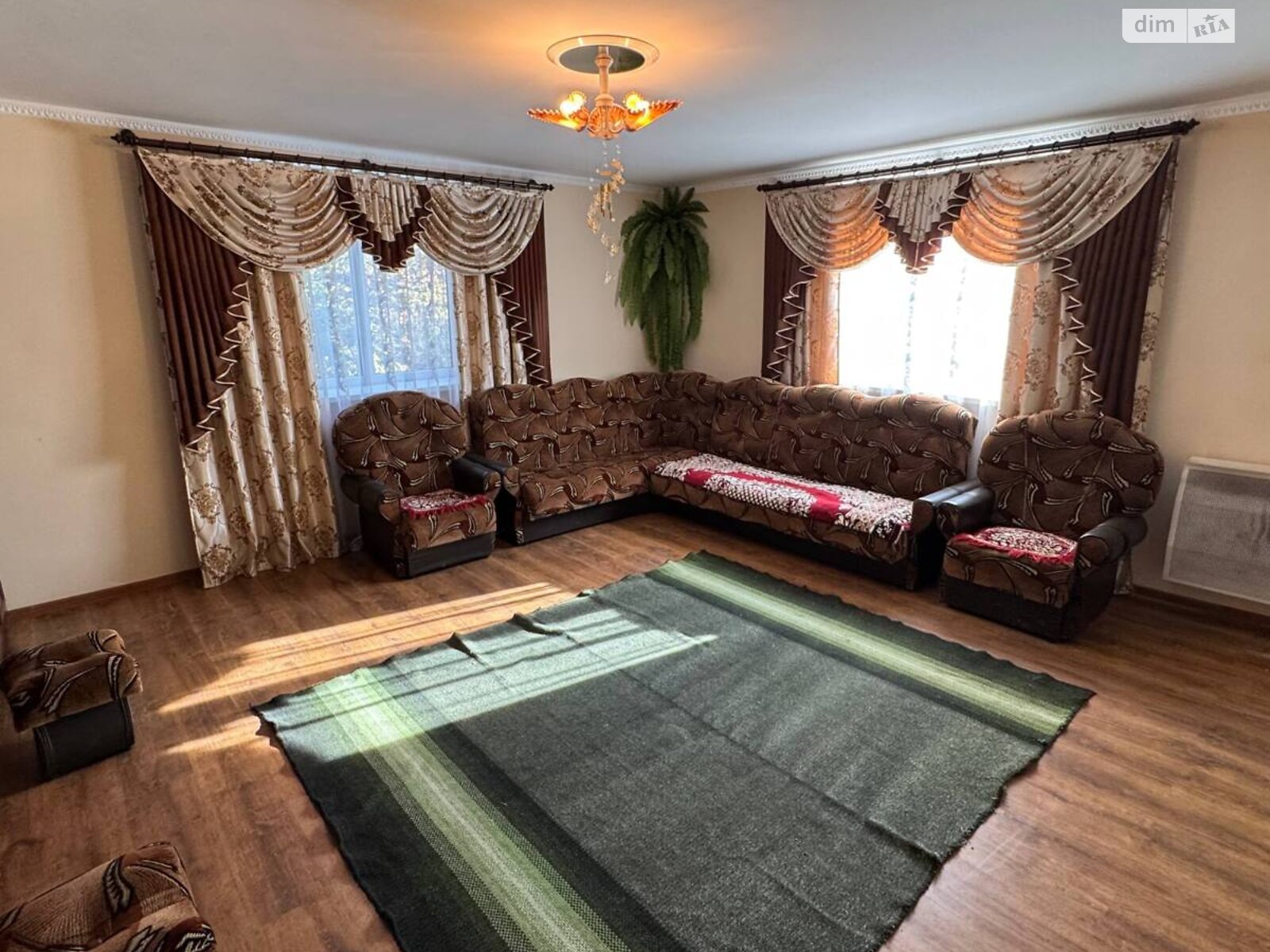 одноэтажный дом с гаражом, 70 кв. м, кирпич. Продажа в Живачове фото 1