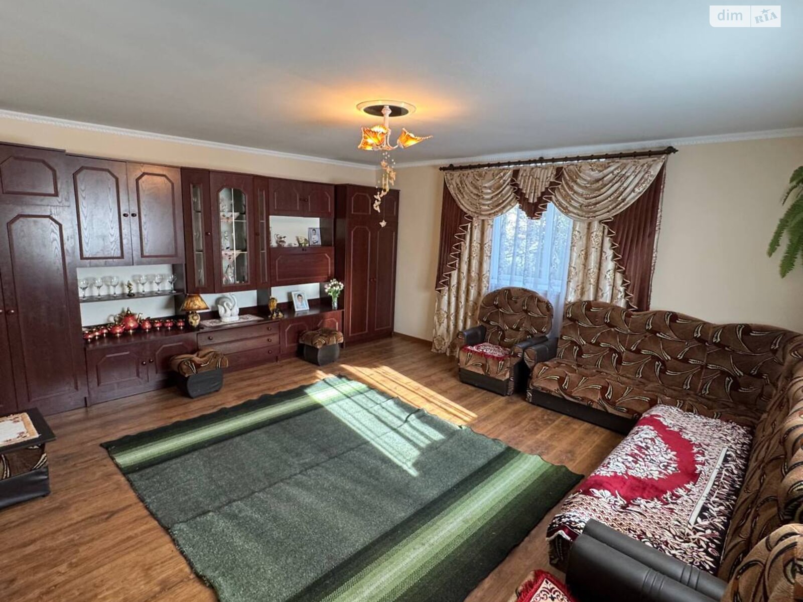 одноэтажный дом с гаражом, 70 кв. м, кирпич. Продажа в Живачове фото 1