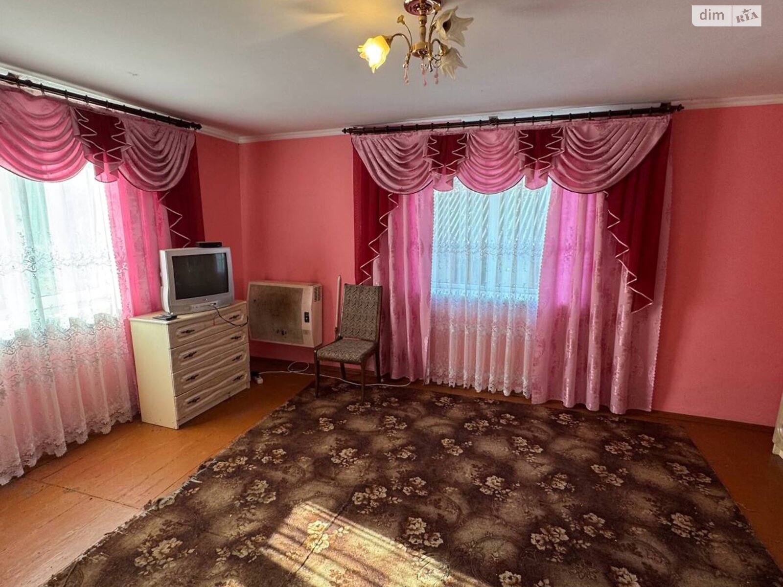 одноэтажный дом с гаражом, 70 кв. м, кирпич. Продажа в Живачове фото 1