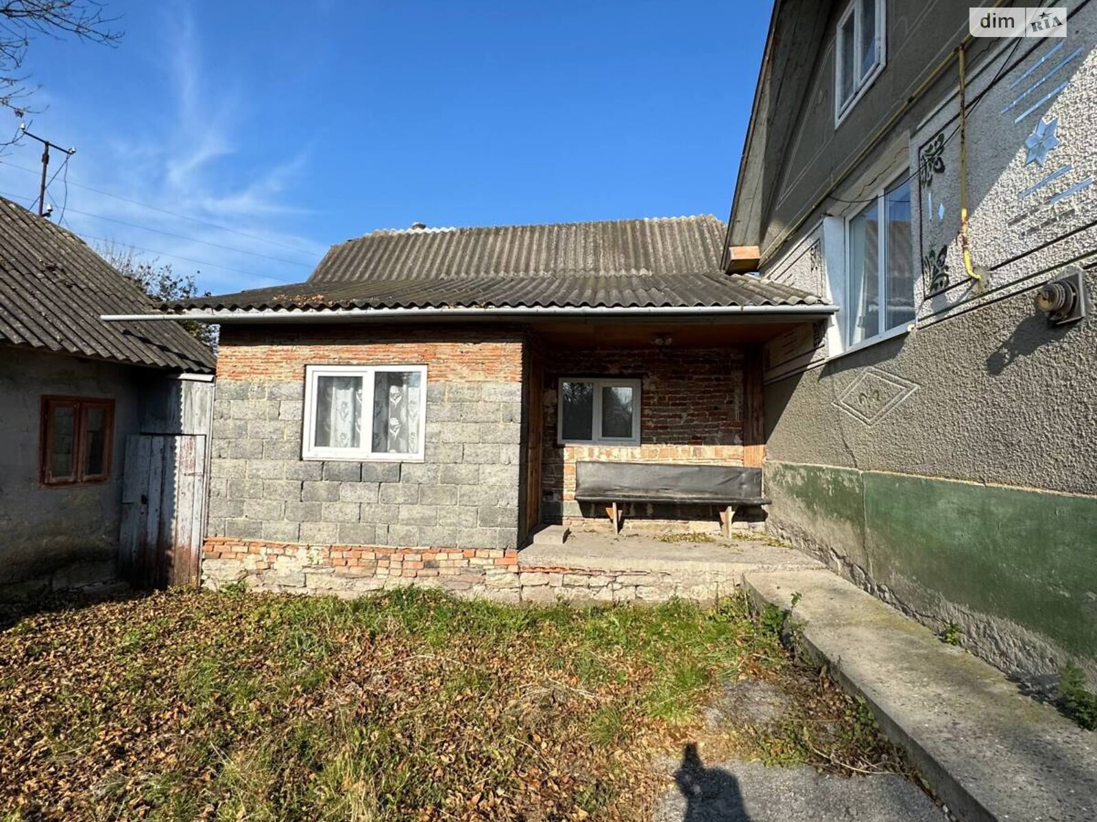 одноэтажный дом с гаражом, 70 кв. м, кирпич. Продажа в Живачове фото 1