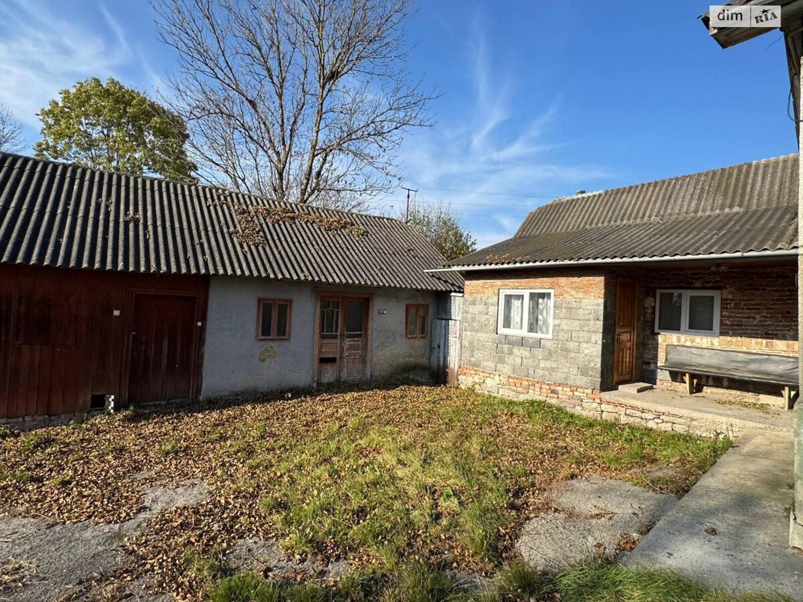 одноэтажный дом с гаражом, 70 кв. м, кирпич. Продажа в Живачове фото 1