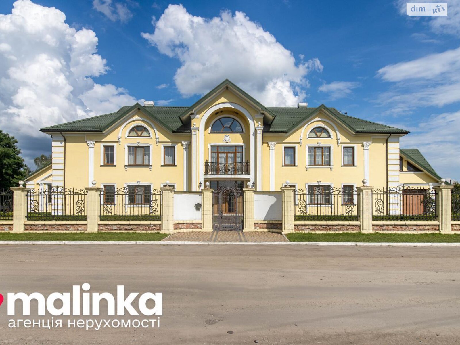 триповерховий будинок, 1055 кв. м, кирпич. Продаж в Жовкві, район Жовква фото 1