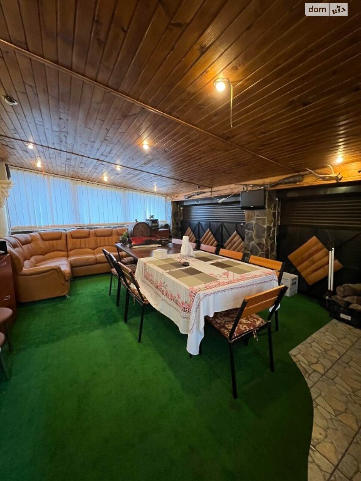 трехэтажный дом с ремонтом, 250 кв. м, кирпич. Продажа в Куликове фото 1