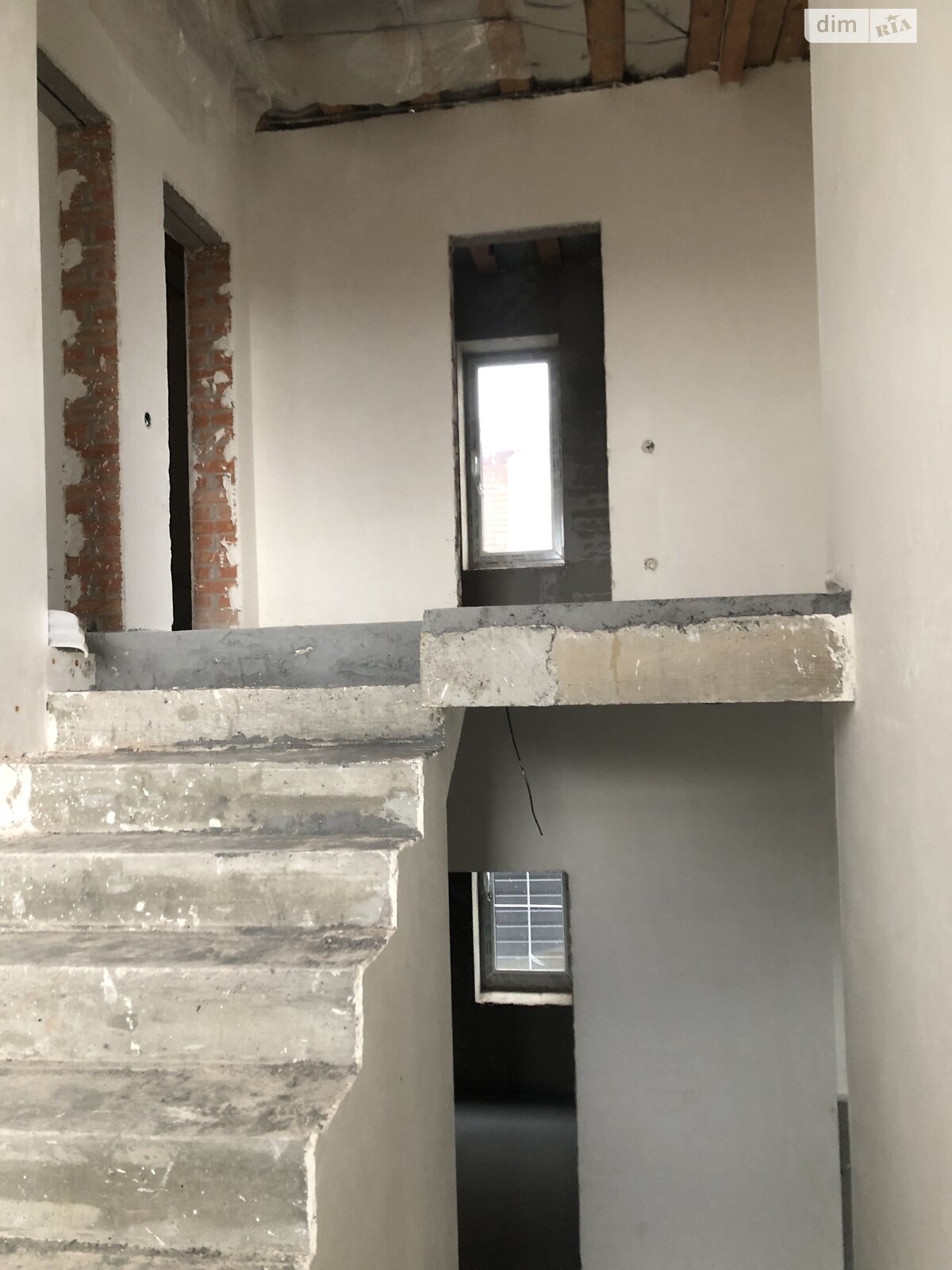 двухэтажный дом, 220 кв. м, кирпич. Продажа в Жулянах фото 1 двухэтажный дом, 220 кв. м, кирпич. Продажа в Жулянах фото 1