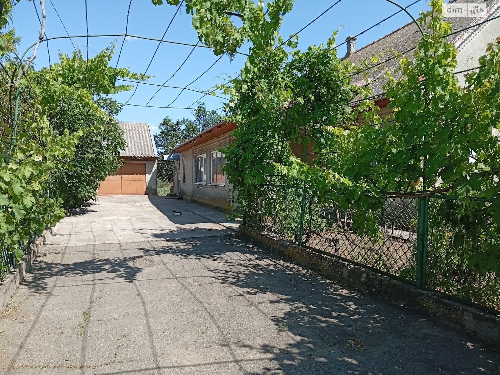одноповерховий будинок з гаражем, 100 кв. м, цегла. Продаж у Калаглії фото 1 одноповерховий будинок з гаражем, 100 кв. м, цегла. Продаж у Калаглії фото 1