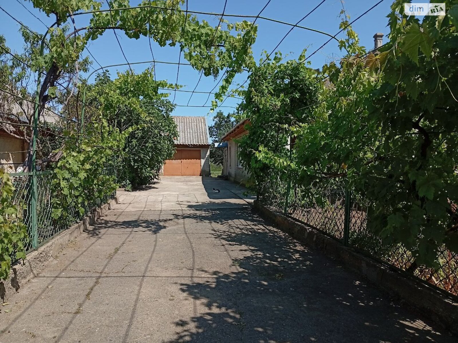 одноповерховий будинок з гаражем, 100 кв. м, цегла. Продаж у Калаглії фото 1 одноповерховий будинок з гаражем, 100 кв. м, цегла. Продаж у Калаглії фото 1